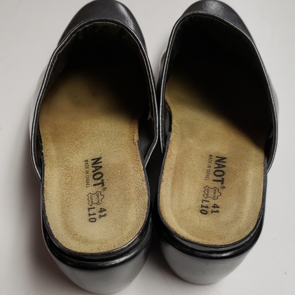 Naot Clogs - Picture 2 of 3